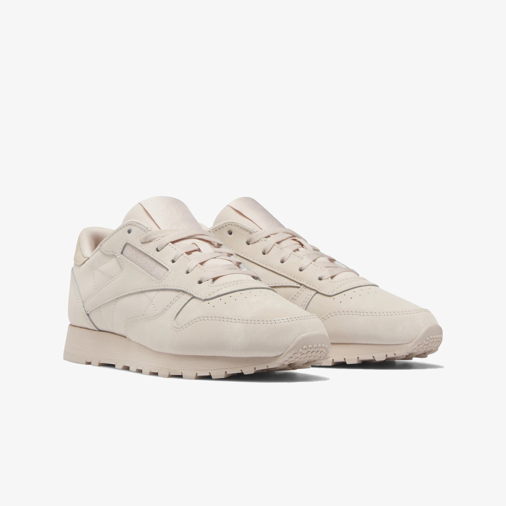 Reebok | CLASSIC LEATHER  { SOFT ECRU