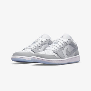Jordan | AIR JORDAN 1 LOW  { WHITE/WOLF GREY-ALUMINUM
