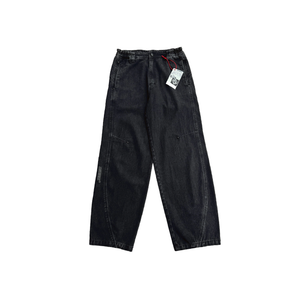 B4 Curved-Black