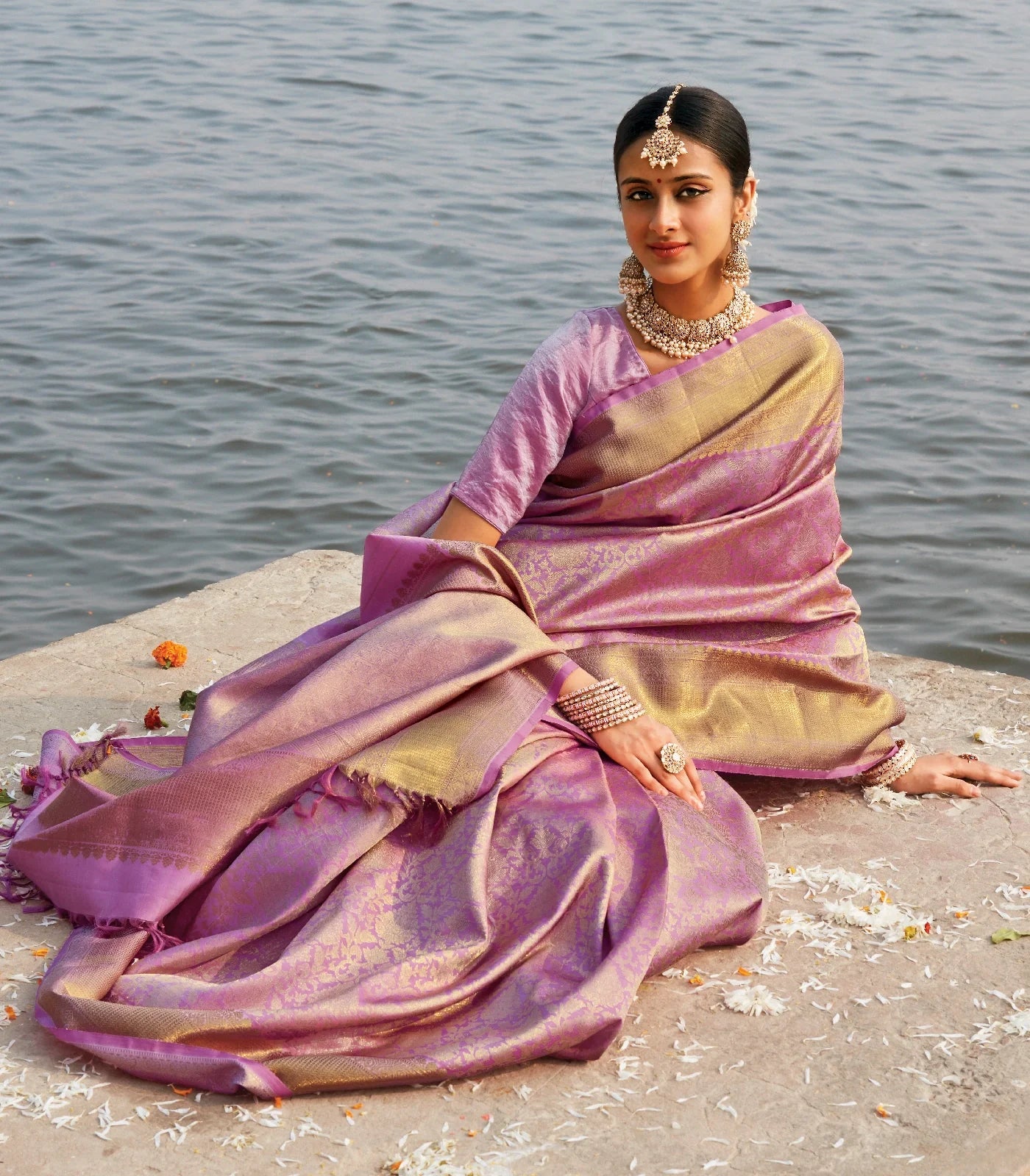 Baby Pink Handloom Kanchipuram Silk Saree With Floral Vine Motifs