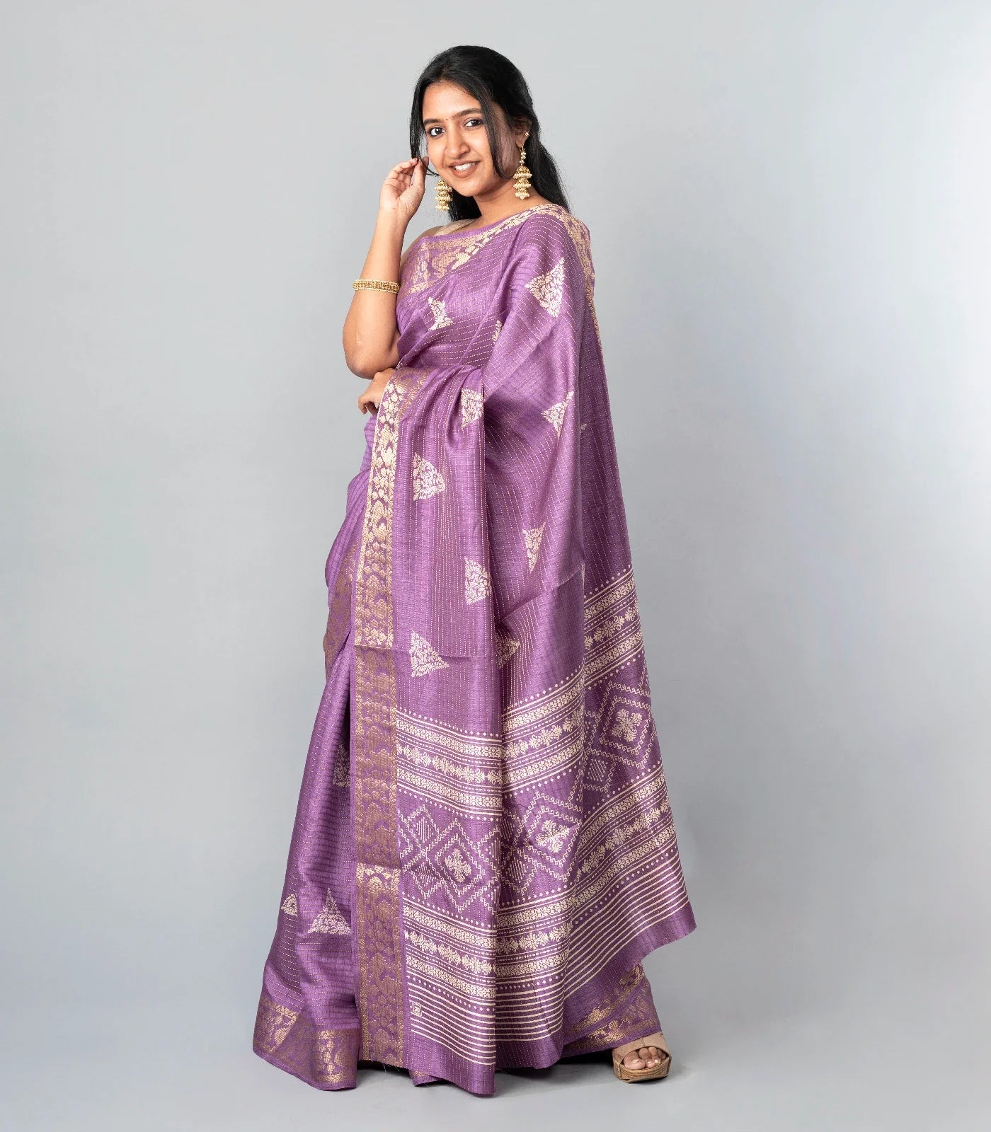 Lilac Woven Dola Synthetic Saree With Printed Floral Motifs