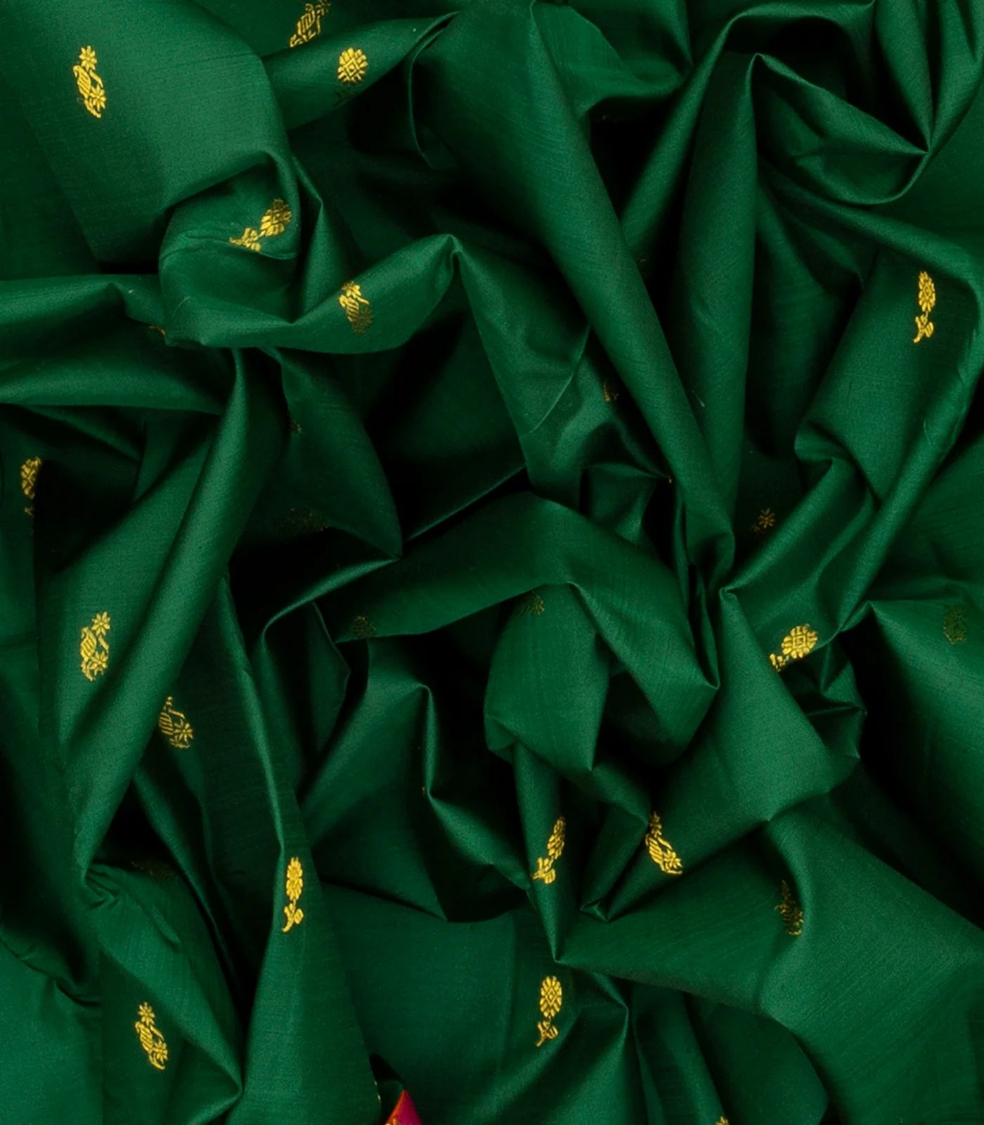 Dark Green Handloom Kanchipuram Korvai Silk Saree With Peach Border