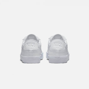 Nike | BLAZER LOW '77 SE { WHITE