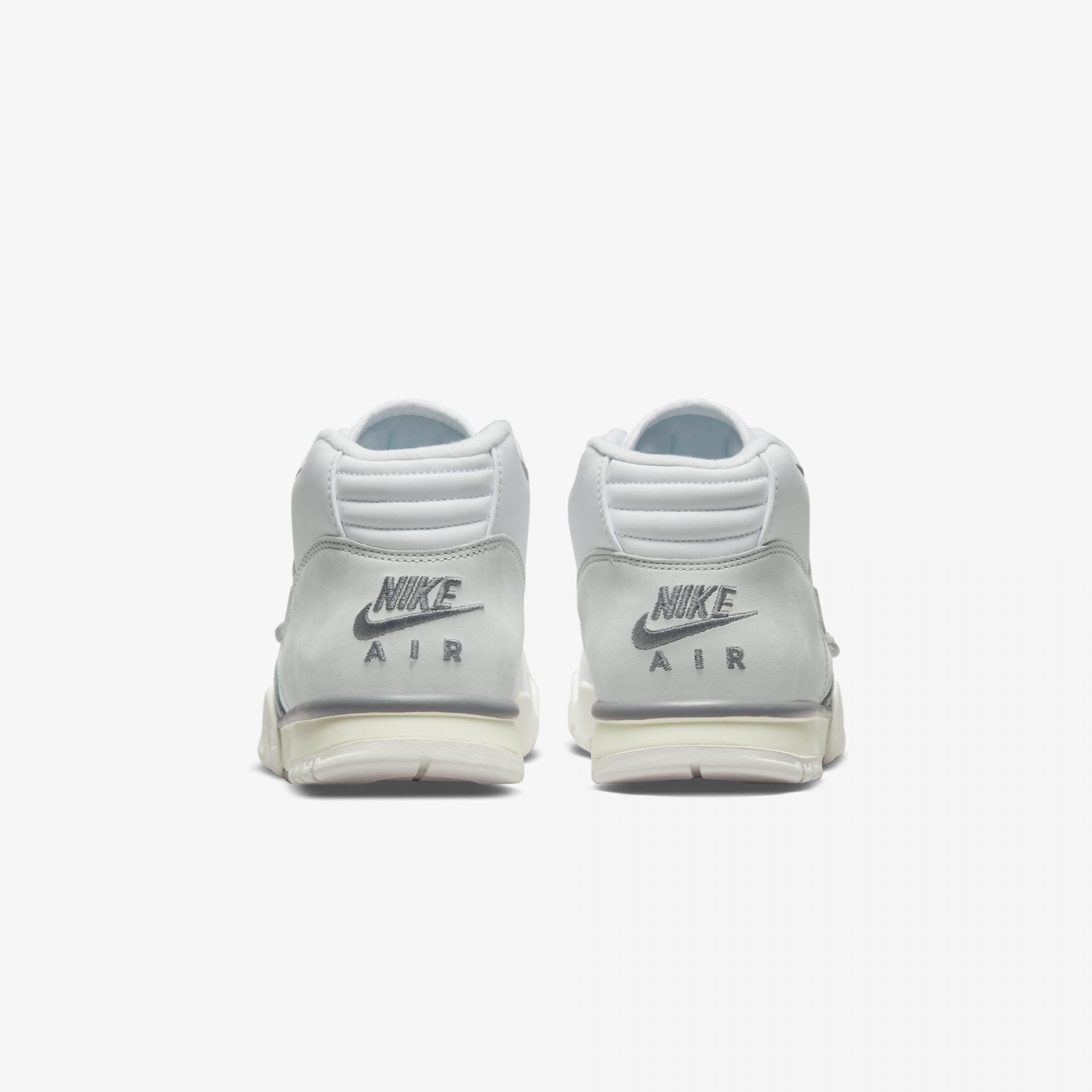 Nike | AIR TRAINER 1  { PHOTON DUST/LIGHT SMOKE
