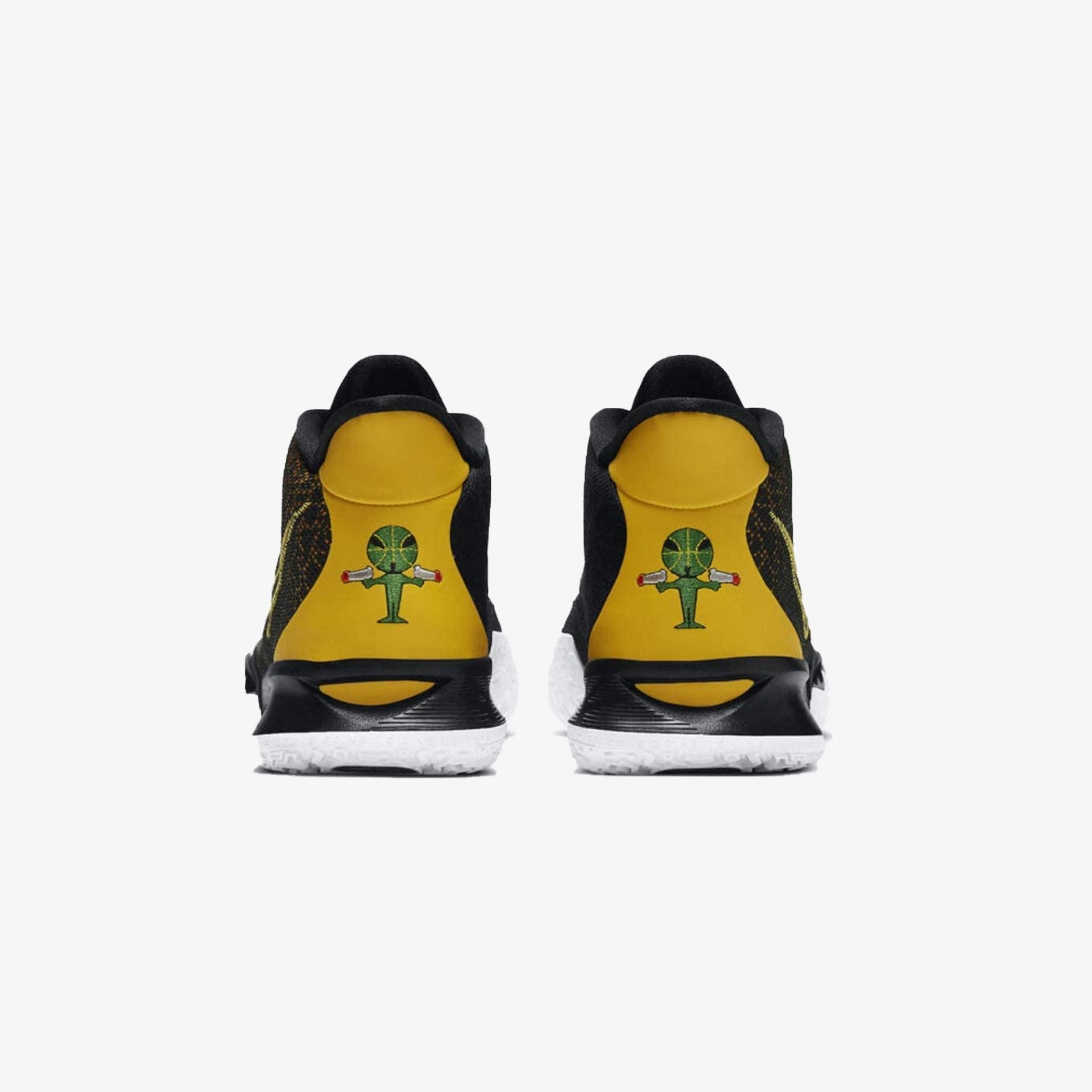 Nike | KYRIE 7  { RAYGUNS