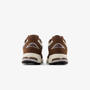 New Balance | 2002R  { MOONBEAM