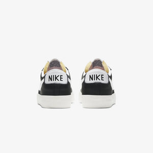 Nike | BLAZER LOW '77 VINTAGE { BLACK/WHITE