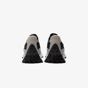 New Balance | 327  { BLACK/GREY