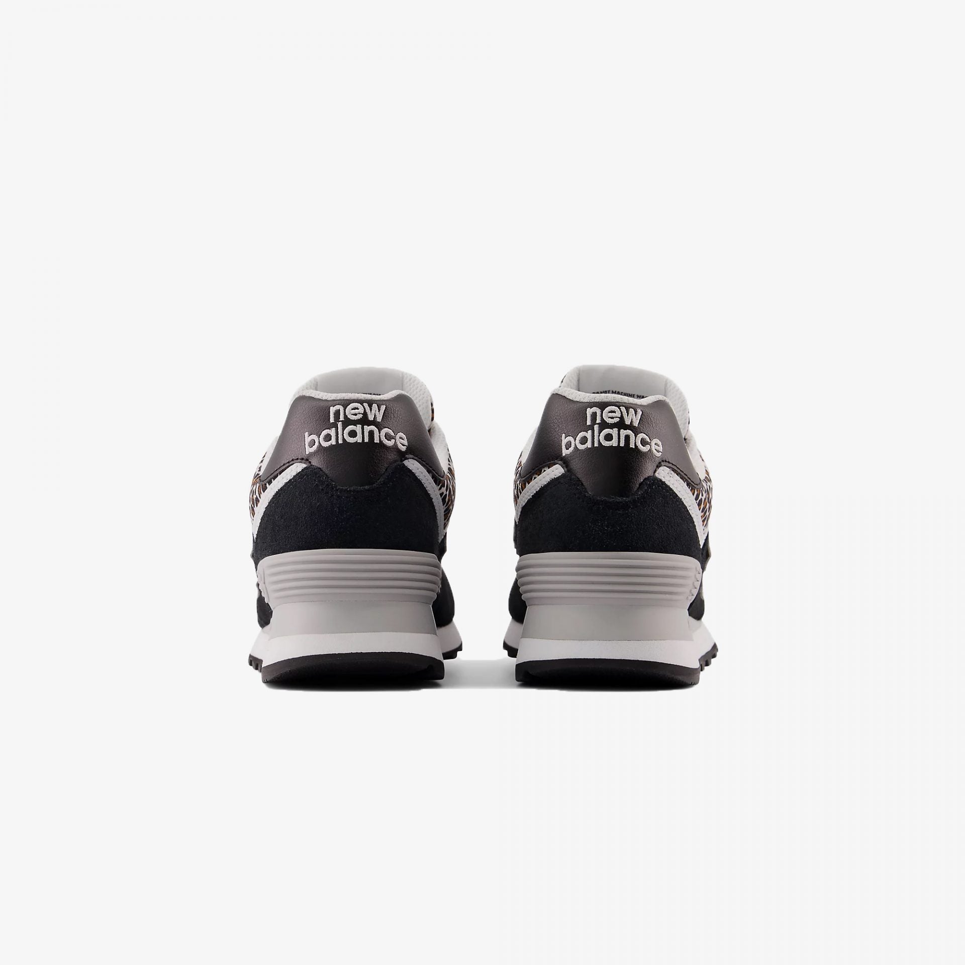 New Balance | 574  { BLACK