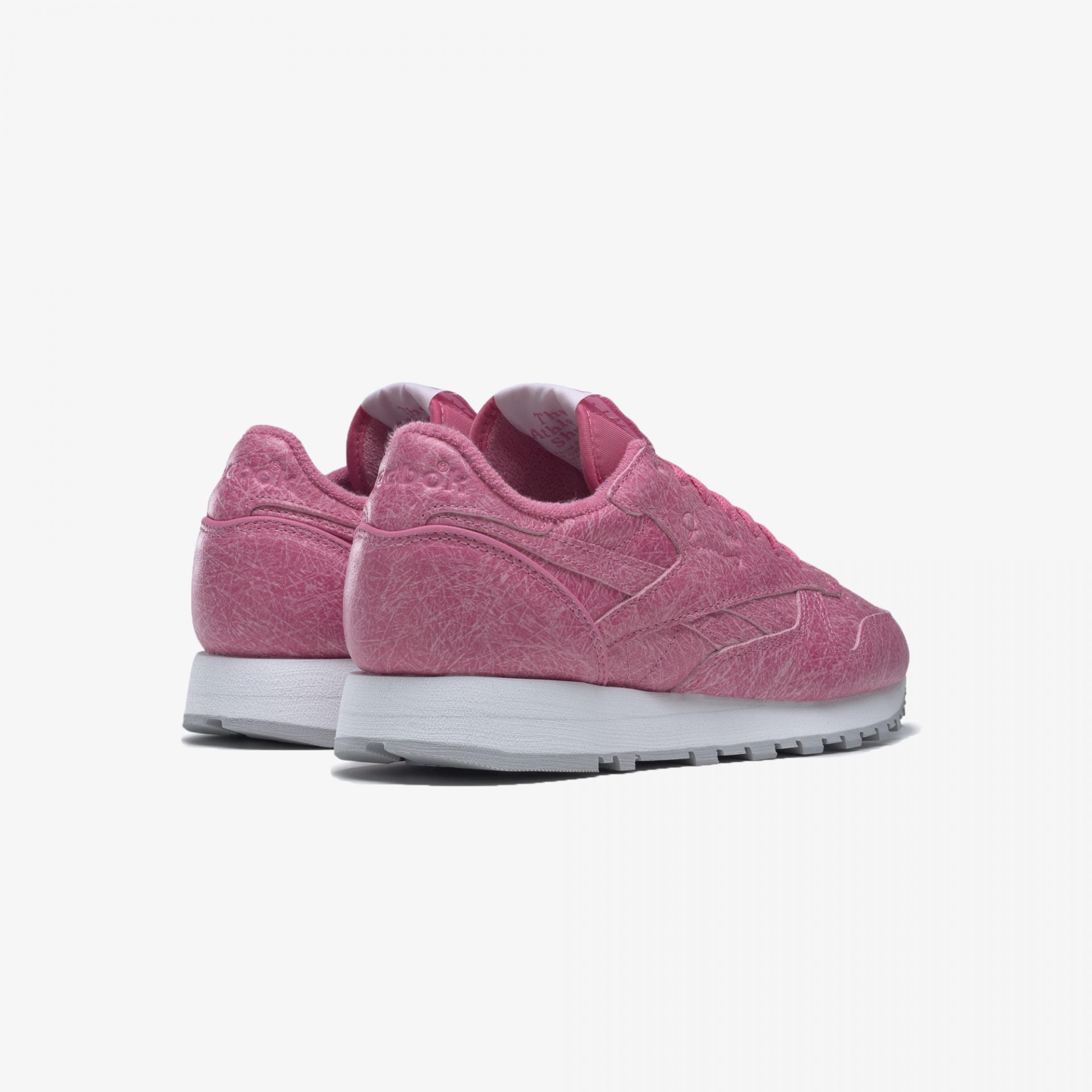 Reebok | EAMES CLASSIC LEATHER  { ASTRO PINK