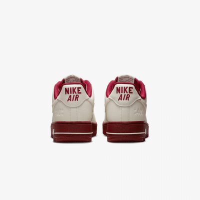 Nike | AIR FORCE 1 '07 SE { ETALLIC GOLD/WHITE-BLACK