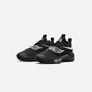 Nike | ZOOM FREAK 3 BLACK
