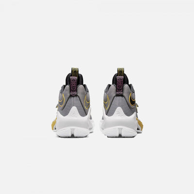 Nike | ZOOM FREAK 3  { IRON GREY