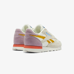 Reebok | CLASSIC LEATHER  { BRIGHT OCHRE / INFUSED LILAC
