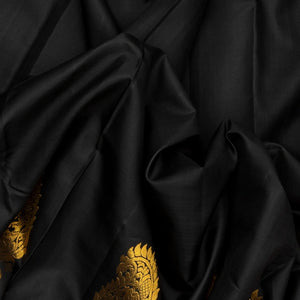 Black Handloom Kanchipuram Silk Saree With Contrast Pallu