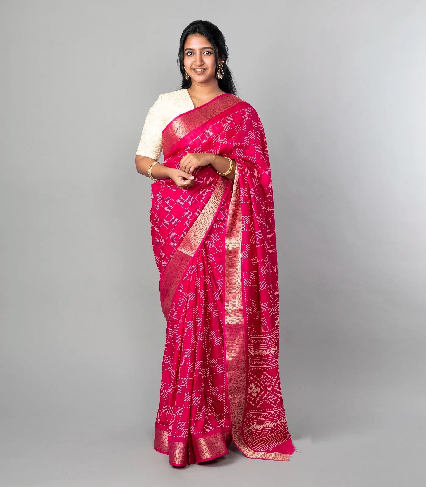 Pink Woven Dola Synthetic Saree With Printed Checks