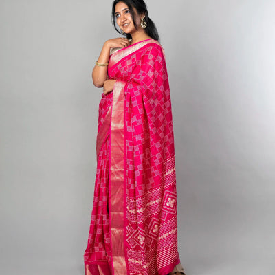 Pink Woven Dola Synthetic Saree With Printed Checks