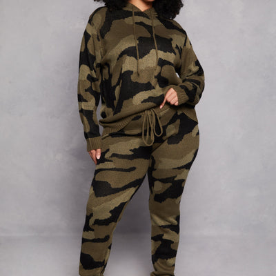 Plus Size Camo Knit Joggers