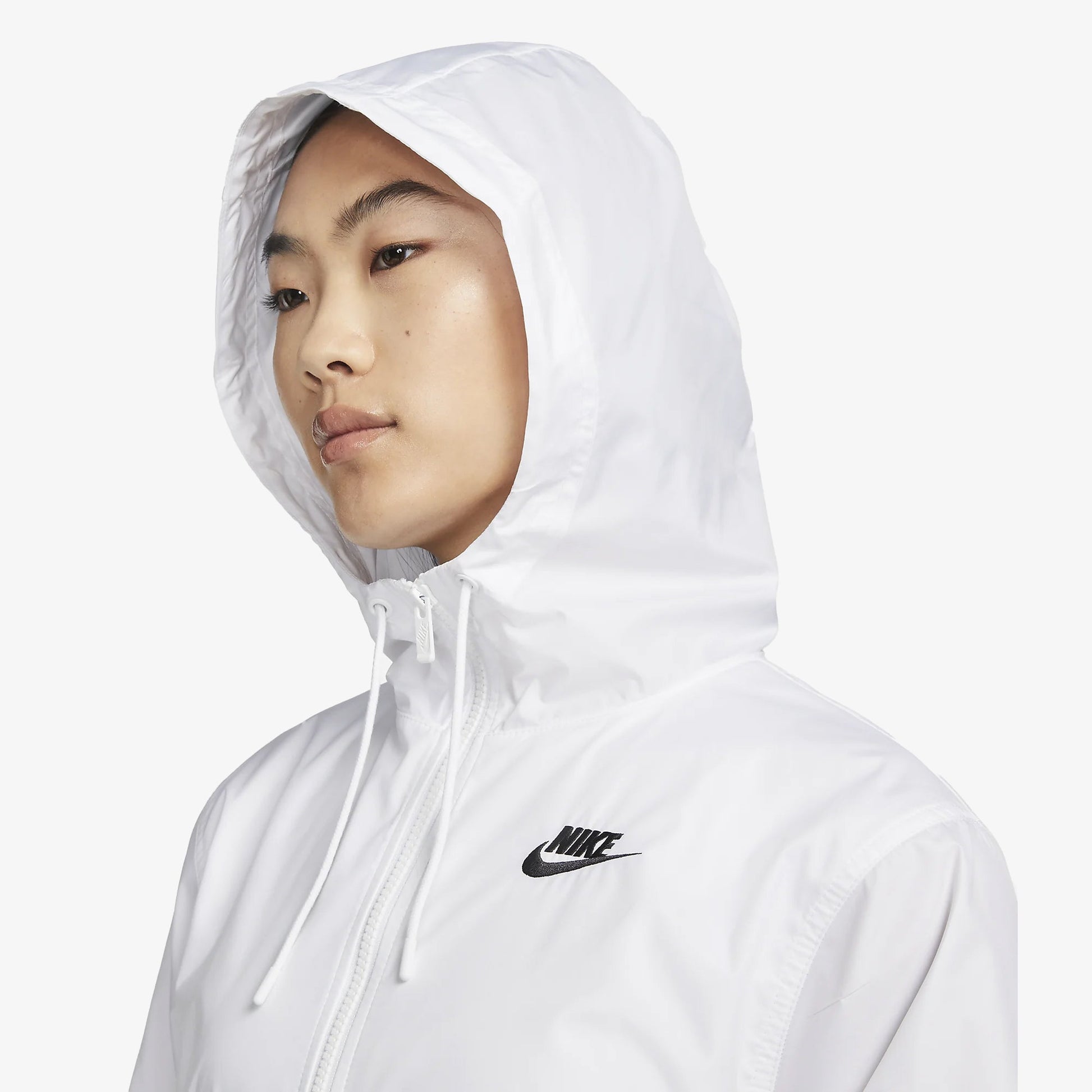 Nike | SPORTSWEAR ESSENTIAL REPEL  { WHITE/BLACK