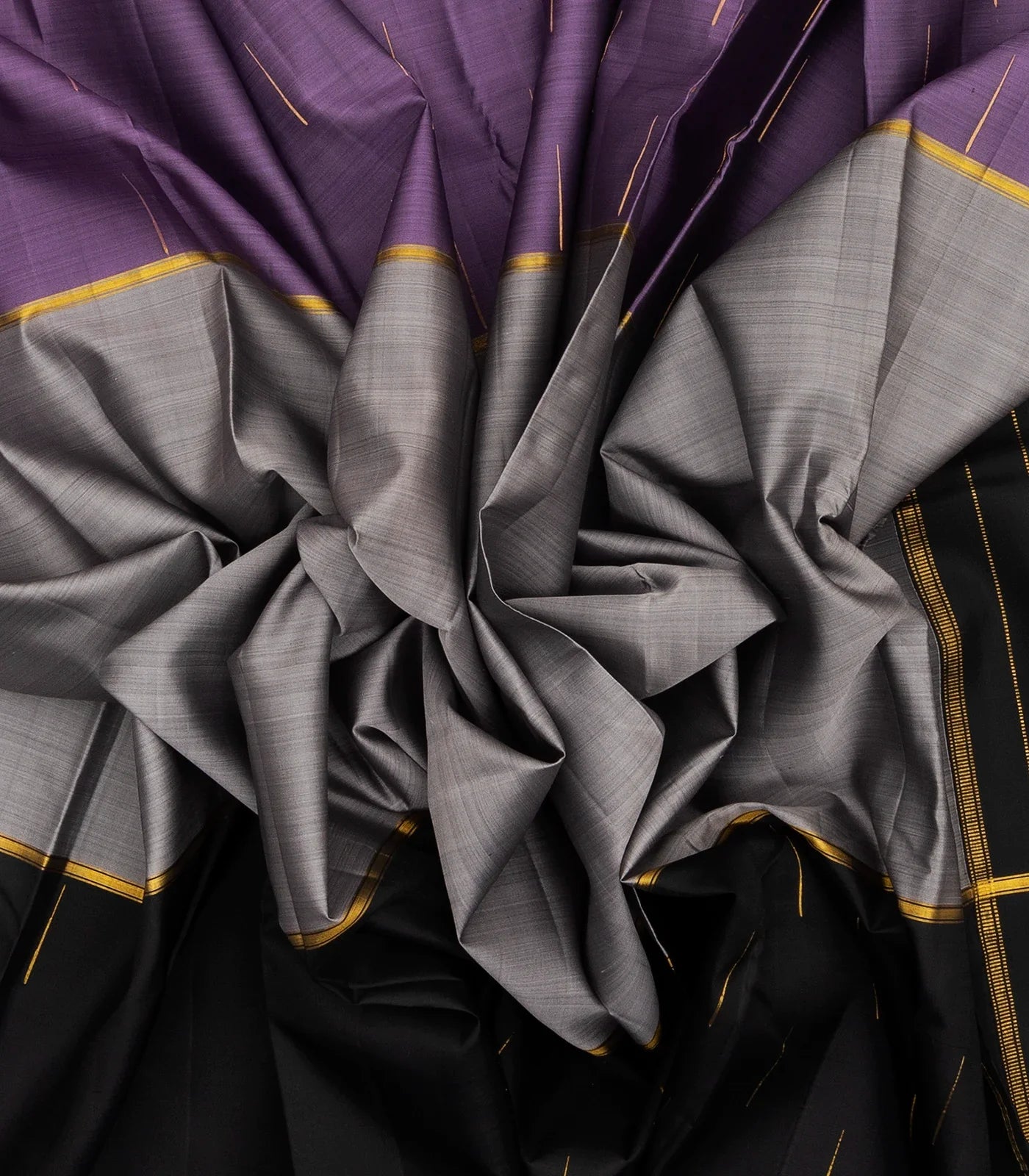 Grey Handloom Kanchipuram Silk Saree With Ganga Jamuna Border