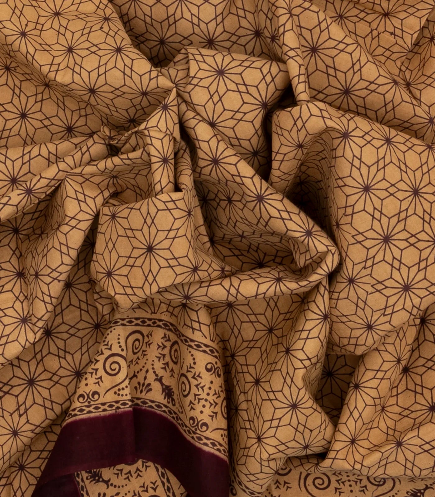 Beige Sungudi Cotton Saree With Floral Motifs