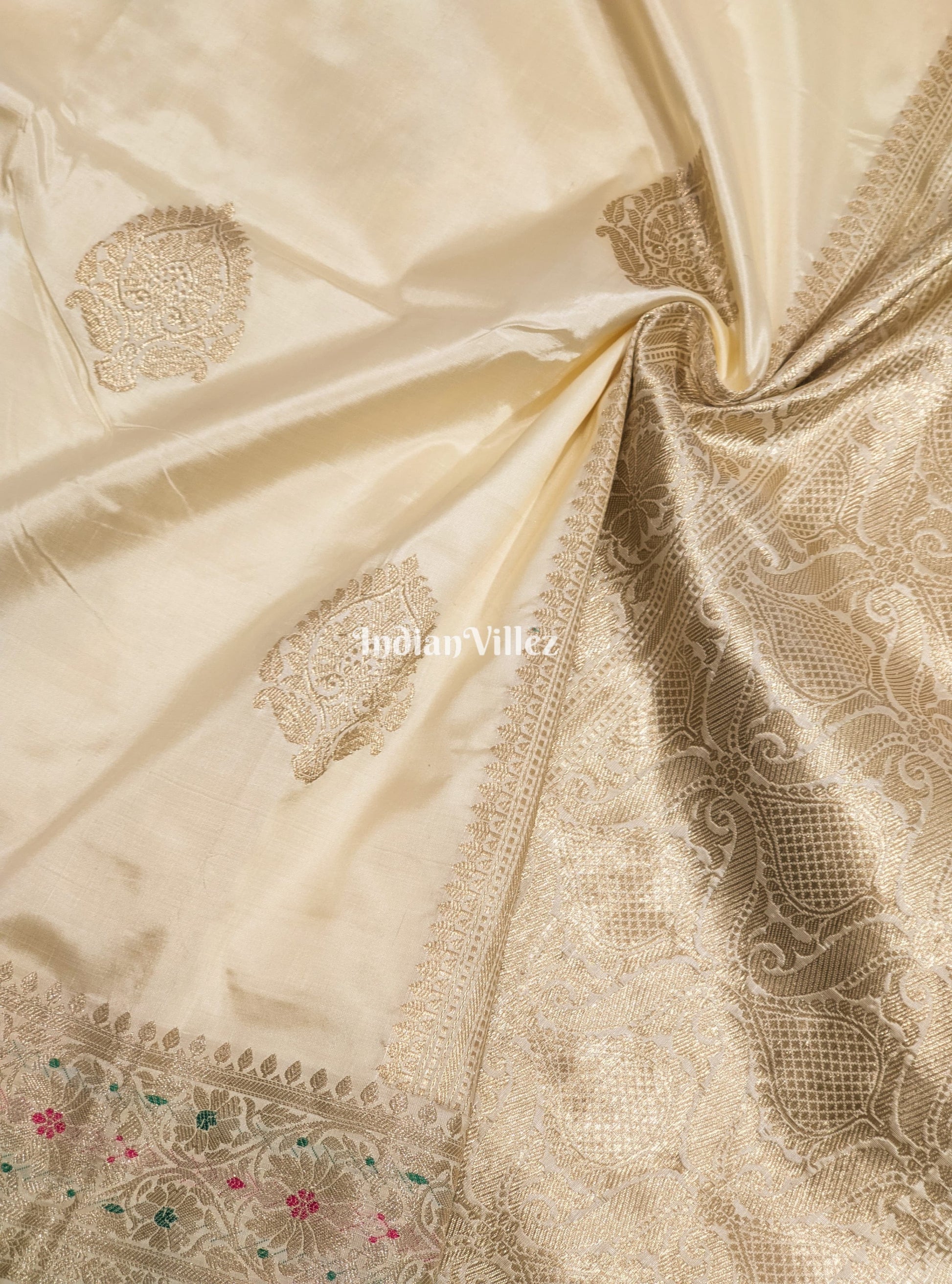 Off-White Handwoven Banarasi Katan Silk Saree
