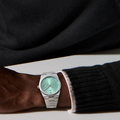 Bold Men Quartz Blue Seafoam Dial Analog Stainless Steel Watch 3601243