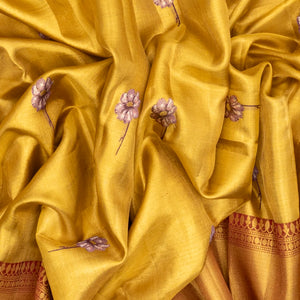 Gold Handloom Kanchipuram Tissue Silk Saree With Floral Buttas