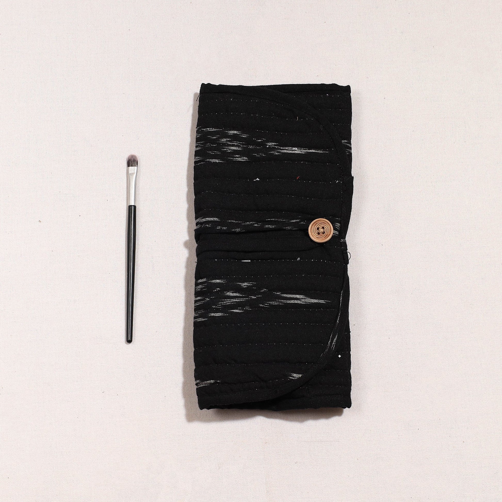 Black - Ikat Fabric Multipurpose Segmented Make-up Brush Wrap Pouch/Case
