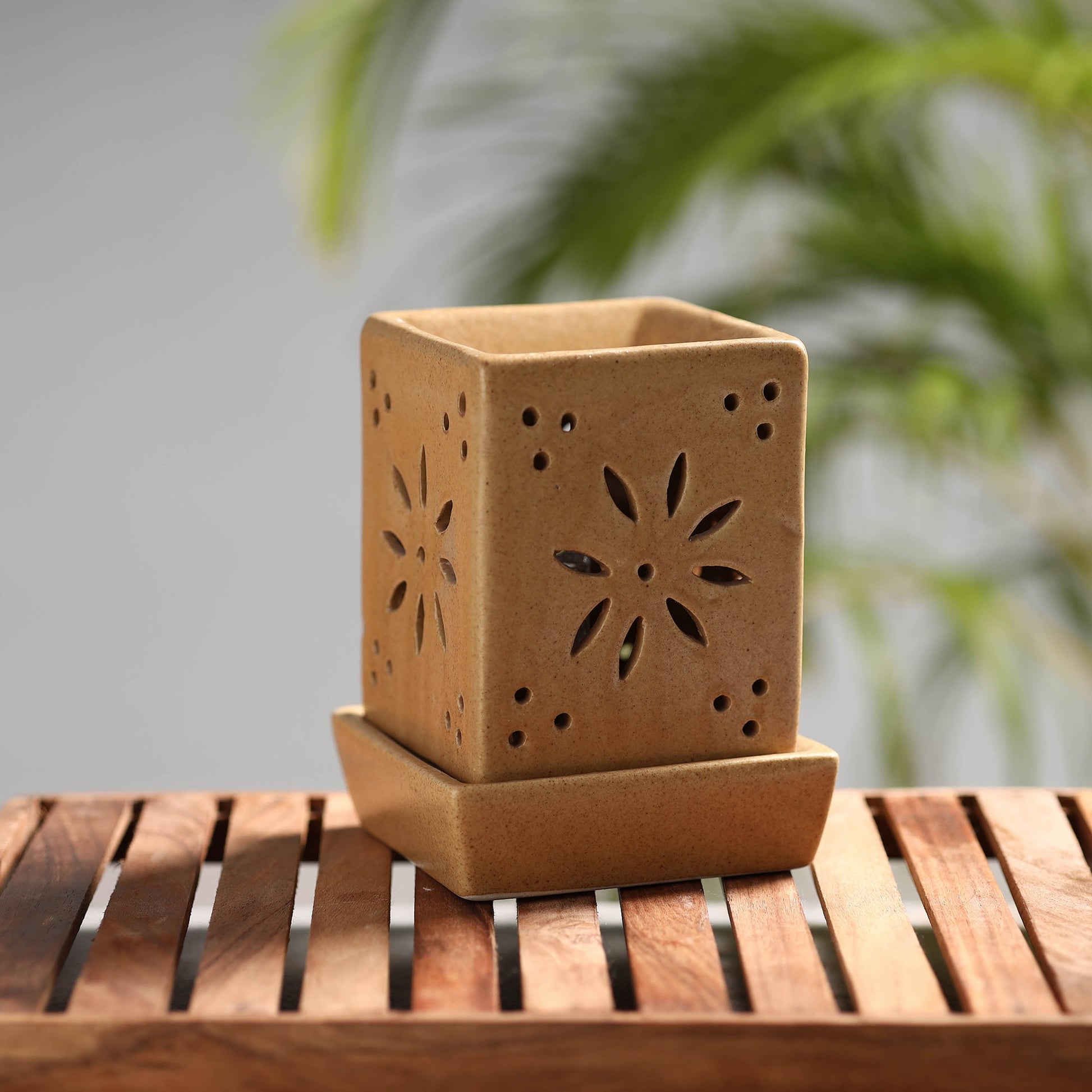 Handcrafted Ceramic Electrical Aroma Diffuser (6 inches)