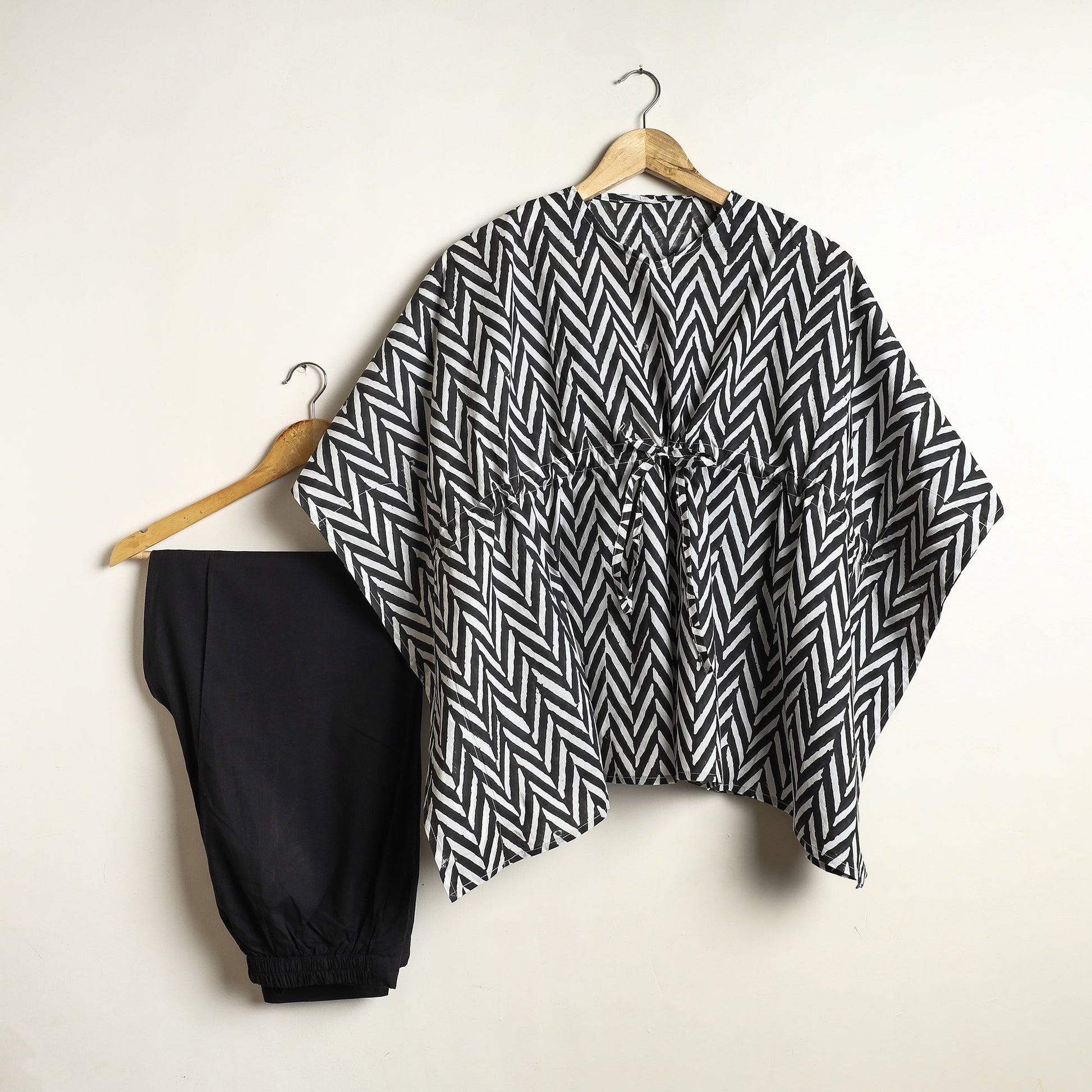 Black - Sanganeri Block Printed Cotton Kaftan & Pyjama Night Suit Set