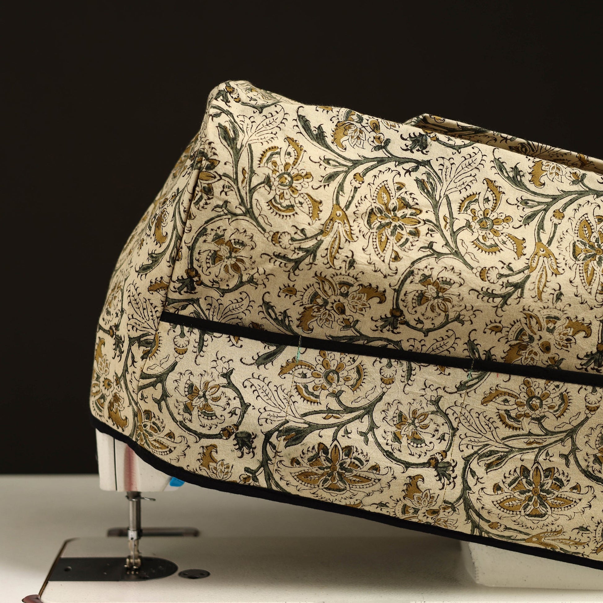 Beige - Handcrafted Cotton Sewing Machine Cover 09