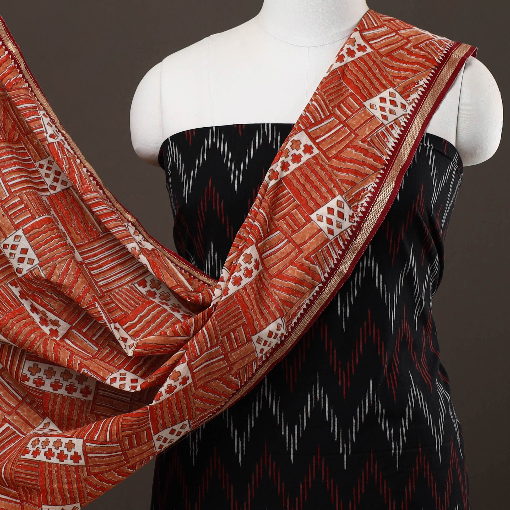 Black - 2pc Cotton Handloom Ikat Kurta with Sanganeri Dupatta 16