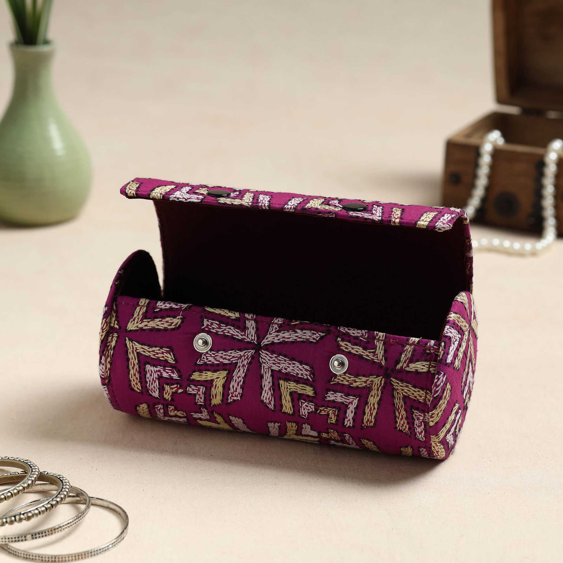 Bengal Kantha Work Handcrafted Bangle Box (Big)