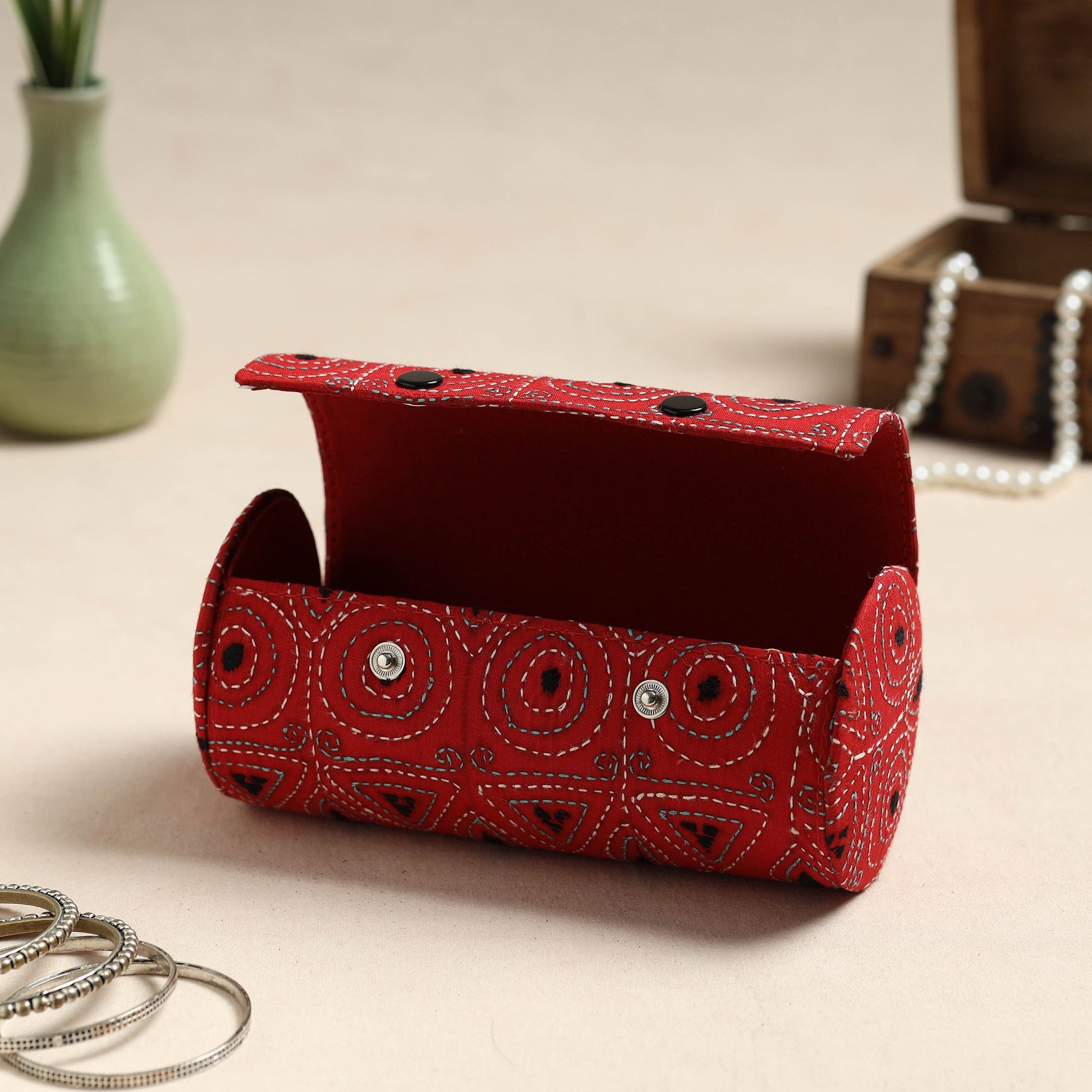 Bengal Kantha Work Handcrafted Bangle Box (Big)