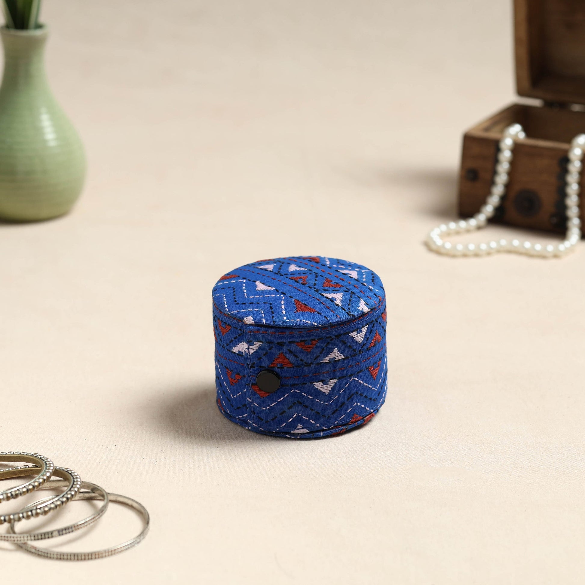 Bengal Kantha Work Handcrafted Bangle Box (Small)