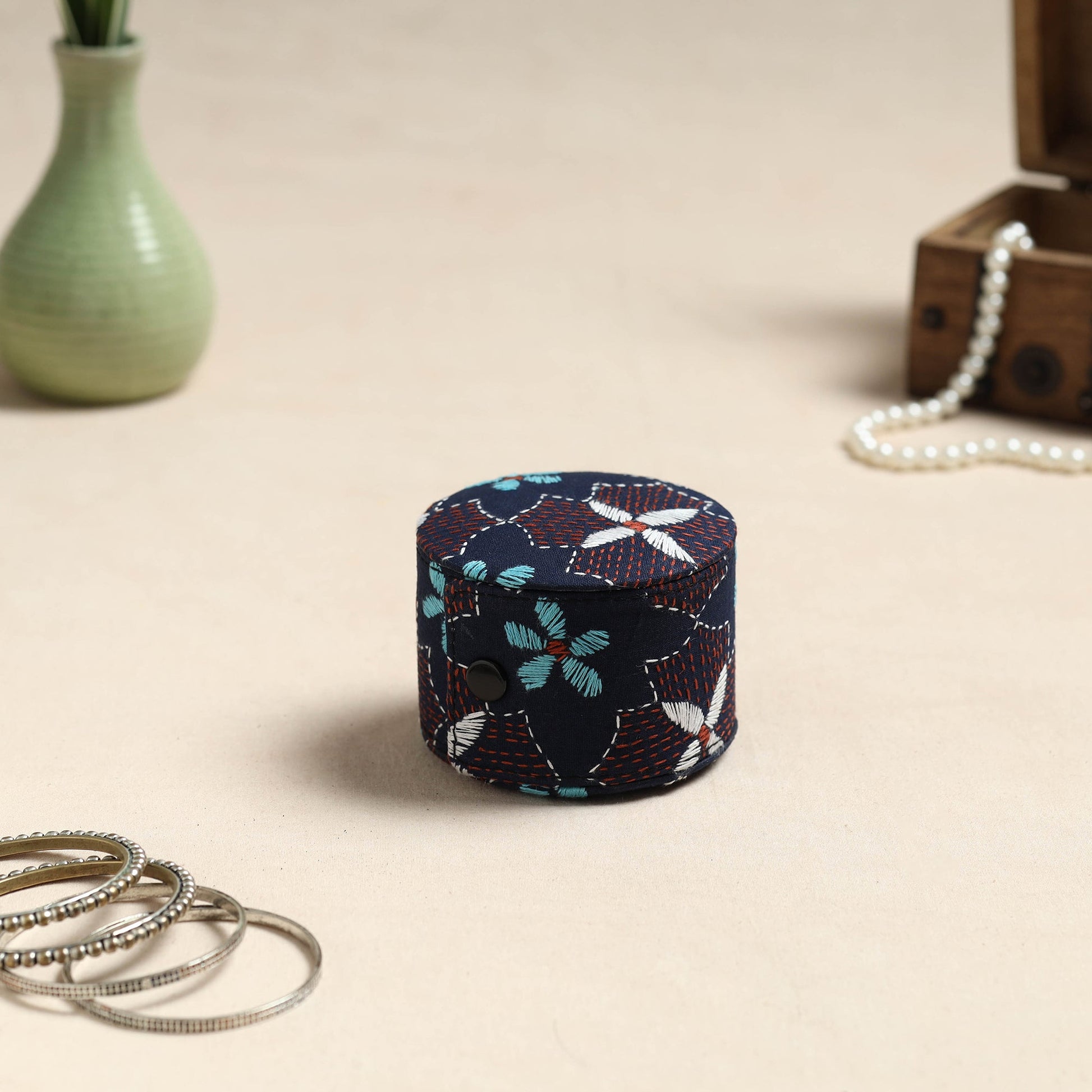 Bengal Kantha Work Handcrafted Bangle Box (Small)