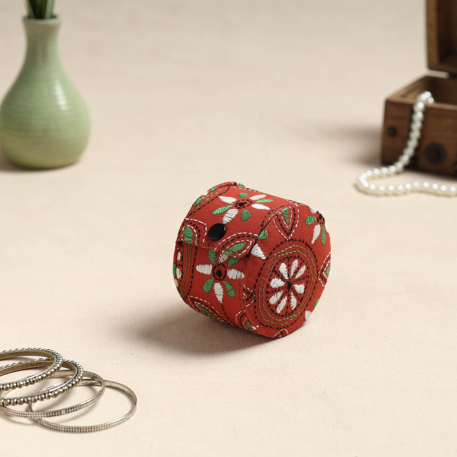 Bengal Kantha Work Handcrafted Bangle Box (Small)