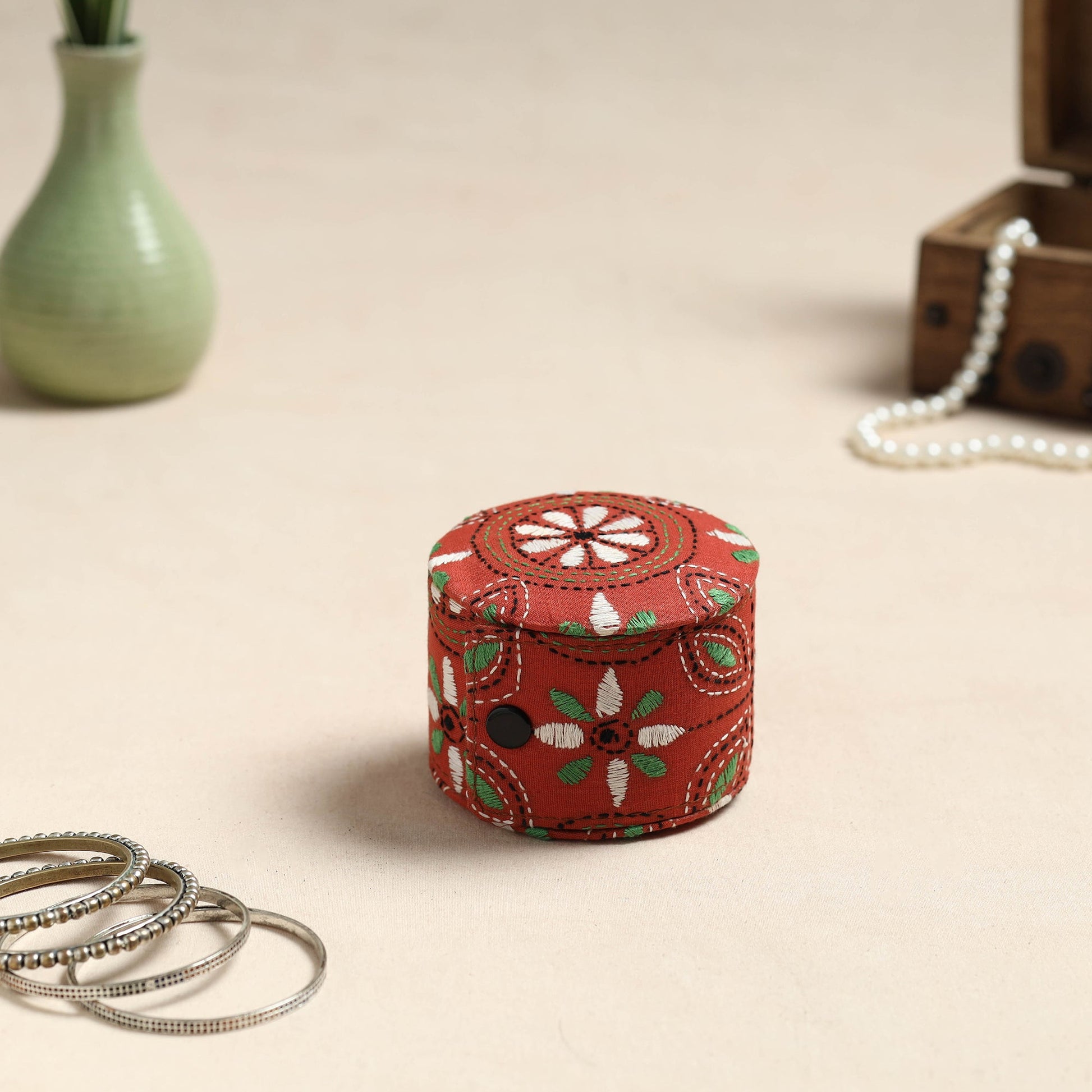 Bengal Kantha Work Handcrafted Bangle Box (Small)