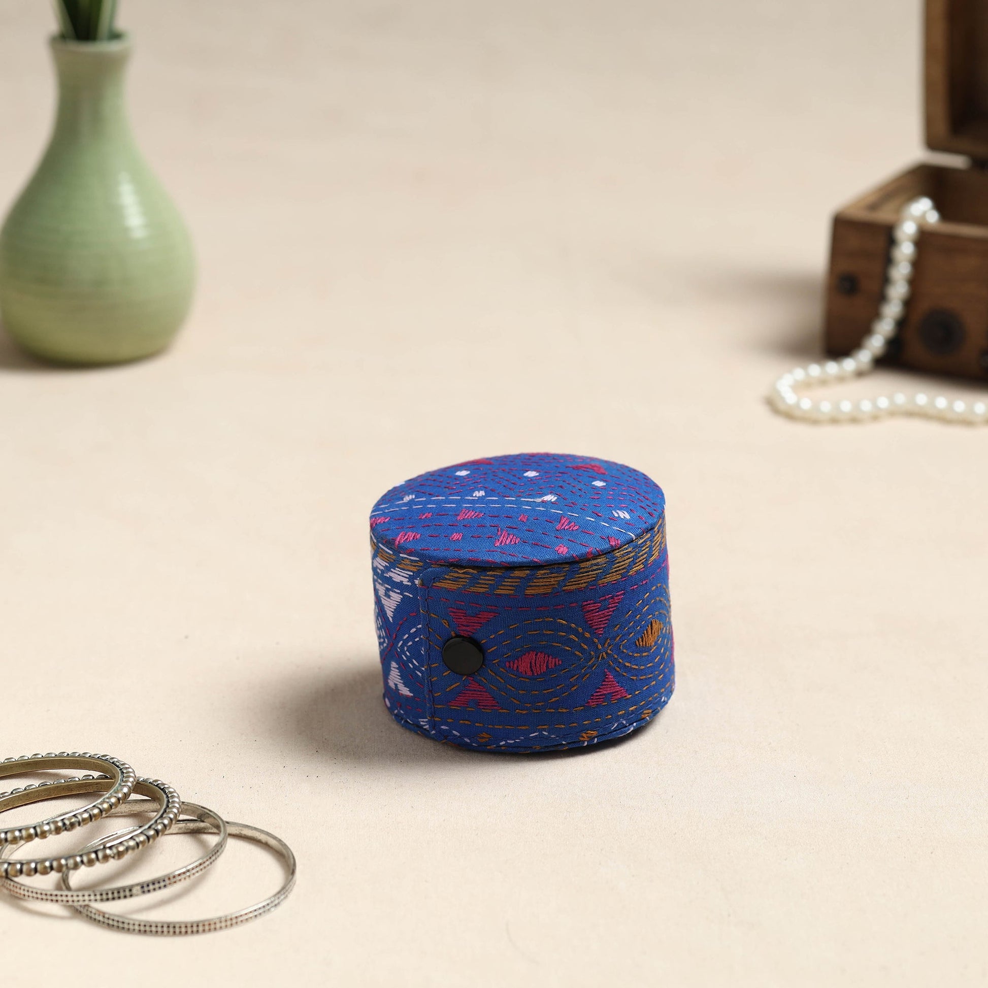 Bengal Kantha Work Handcrafted Bangle Box (Small)