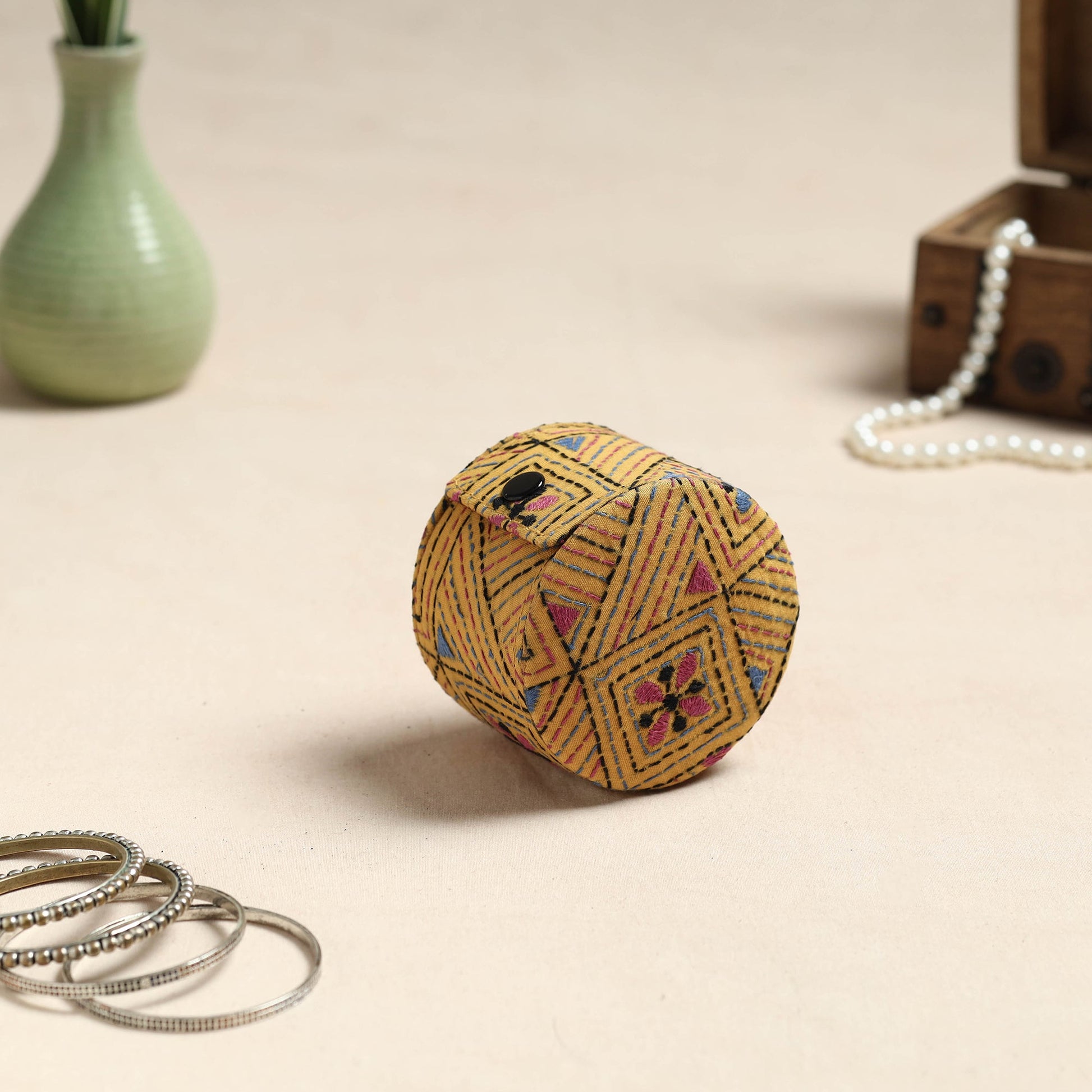 Bengal Kantha Work Handcrafted Bangle Box (Small)
