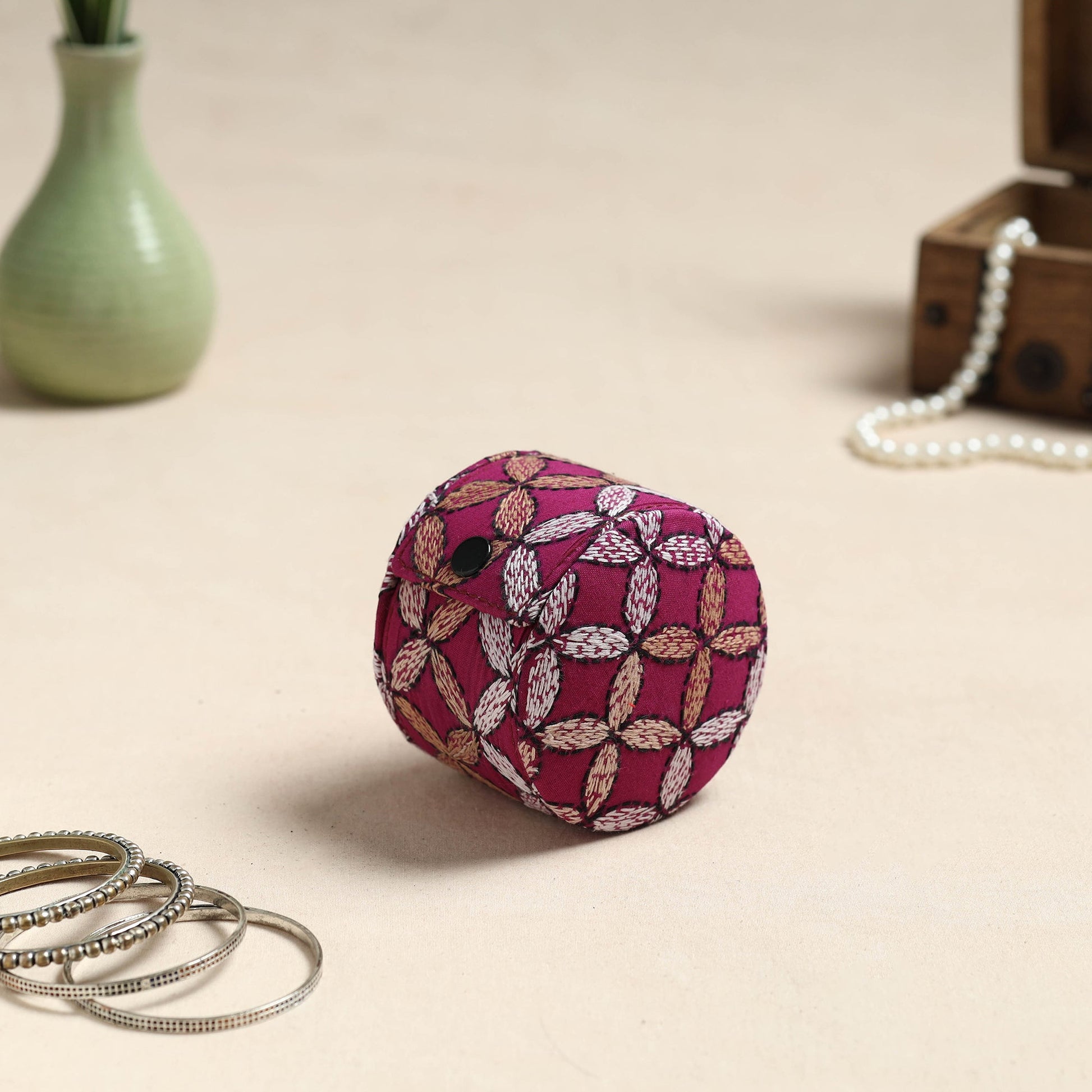 Bengal Kantha Work Handcrafted Bangle Box (Small)