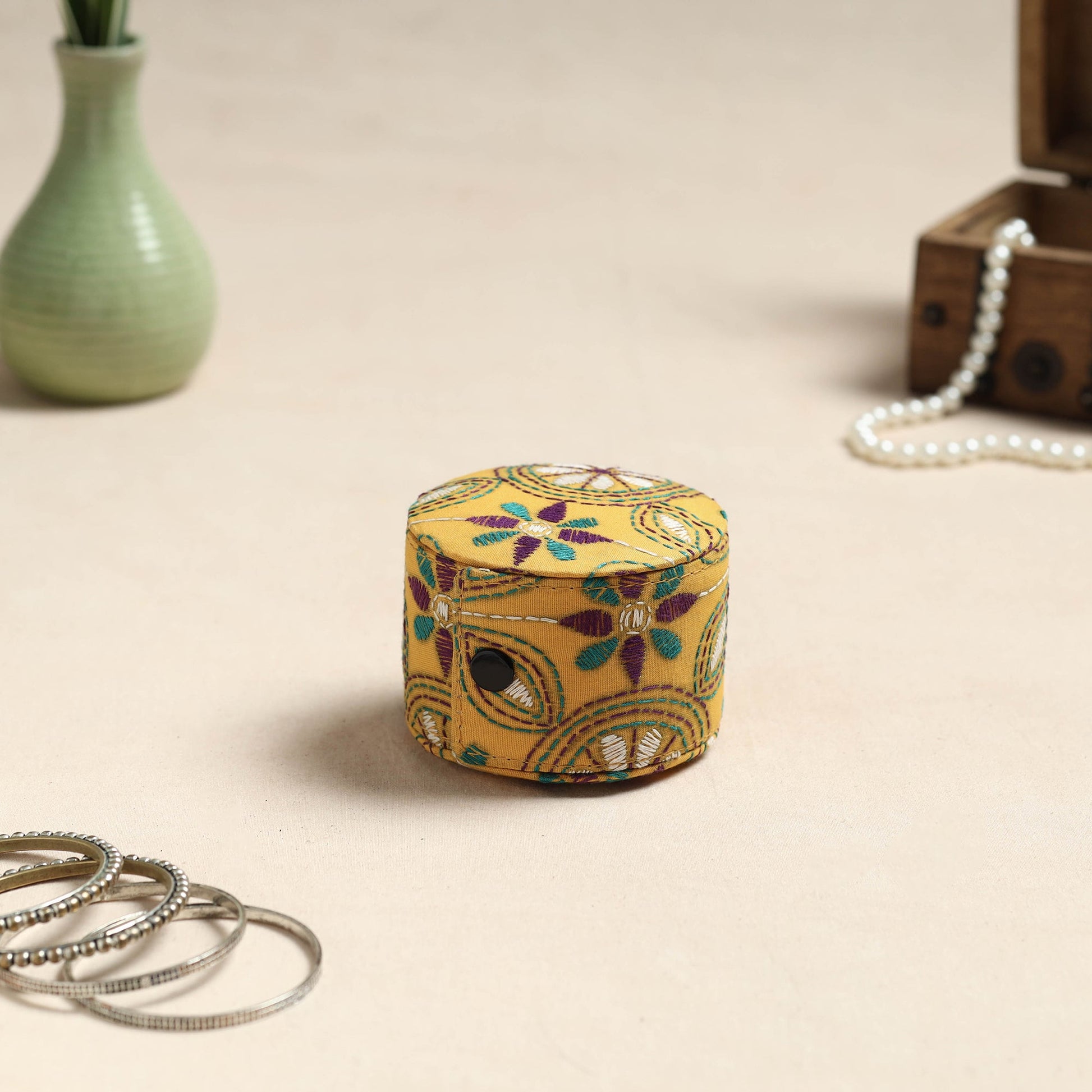 Bengal Kantha Work Handcrafted Bangle Box (Small)
