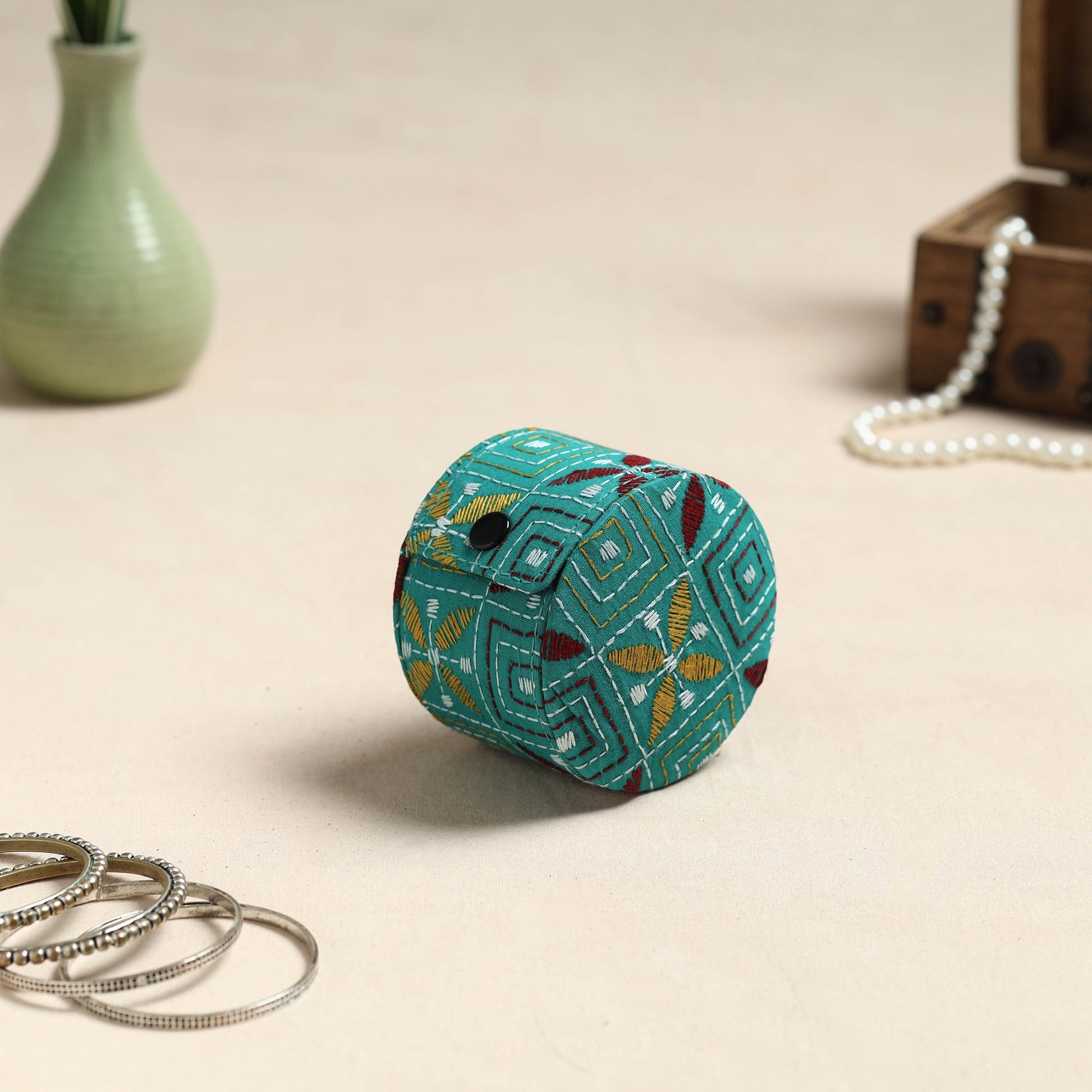 Bengal Kantha Work Handcrafted Bangle Box (Small)