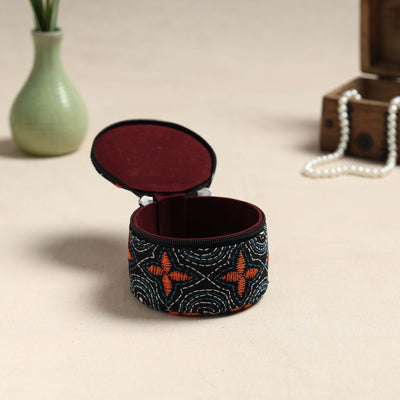 Bengal Kantha Work Handcrafted Round Utility Box