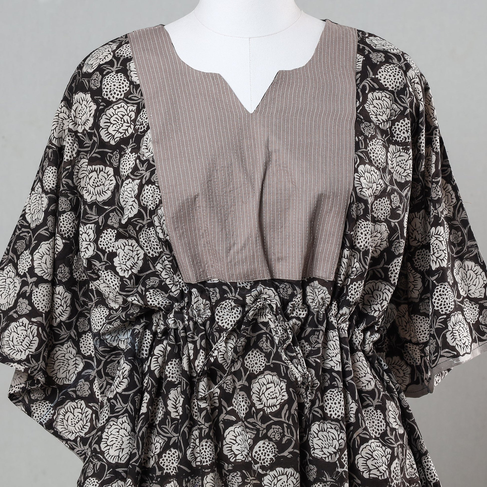 Black - Bagru Block Printed Cotton Kaftan with Tie-Up Waist (Short)