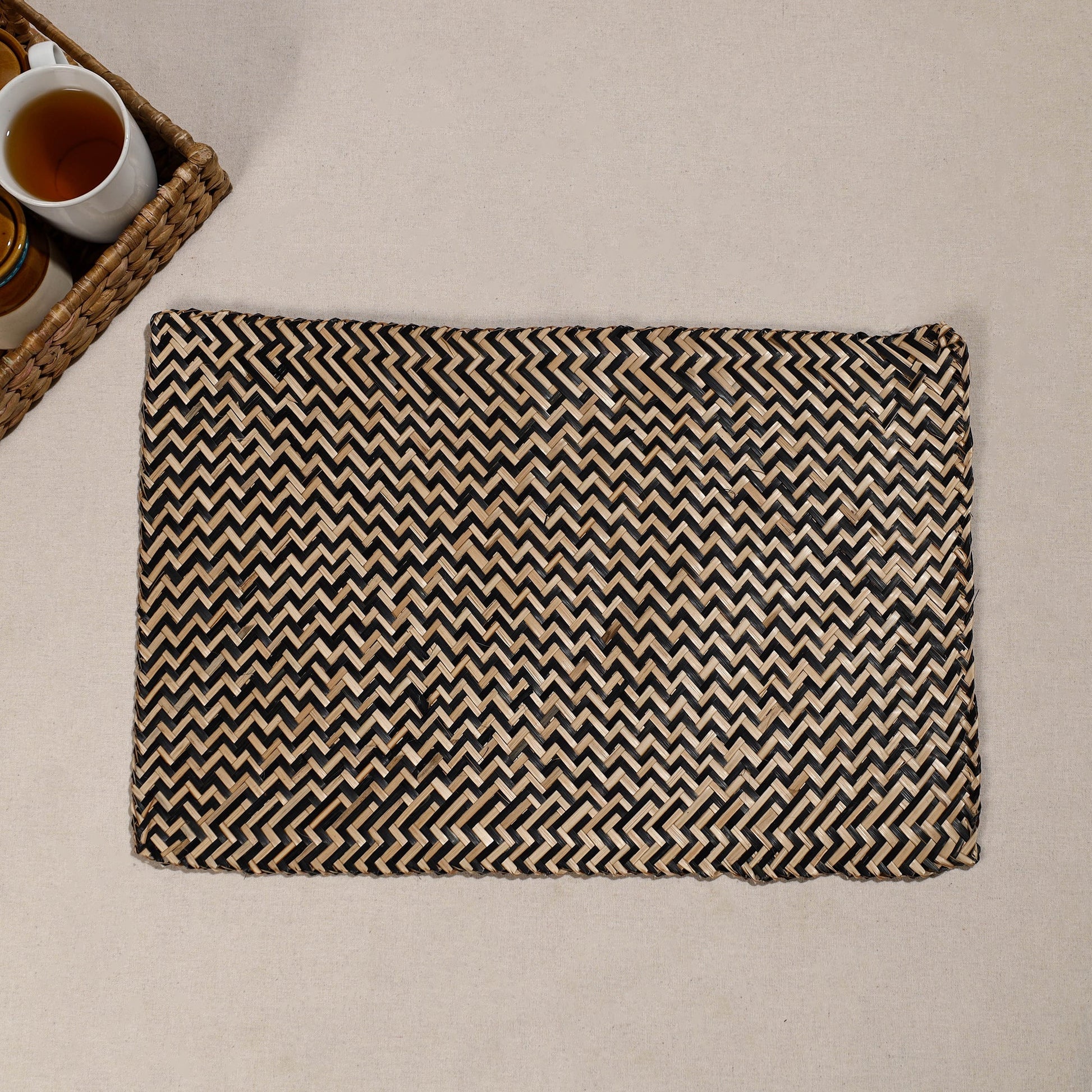 Black - Handmade Water Hyacinth Placemat from Assam (20 x 13 in)