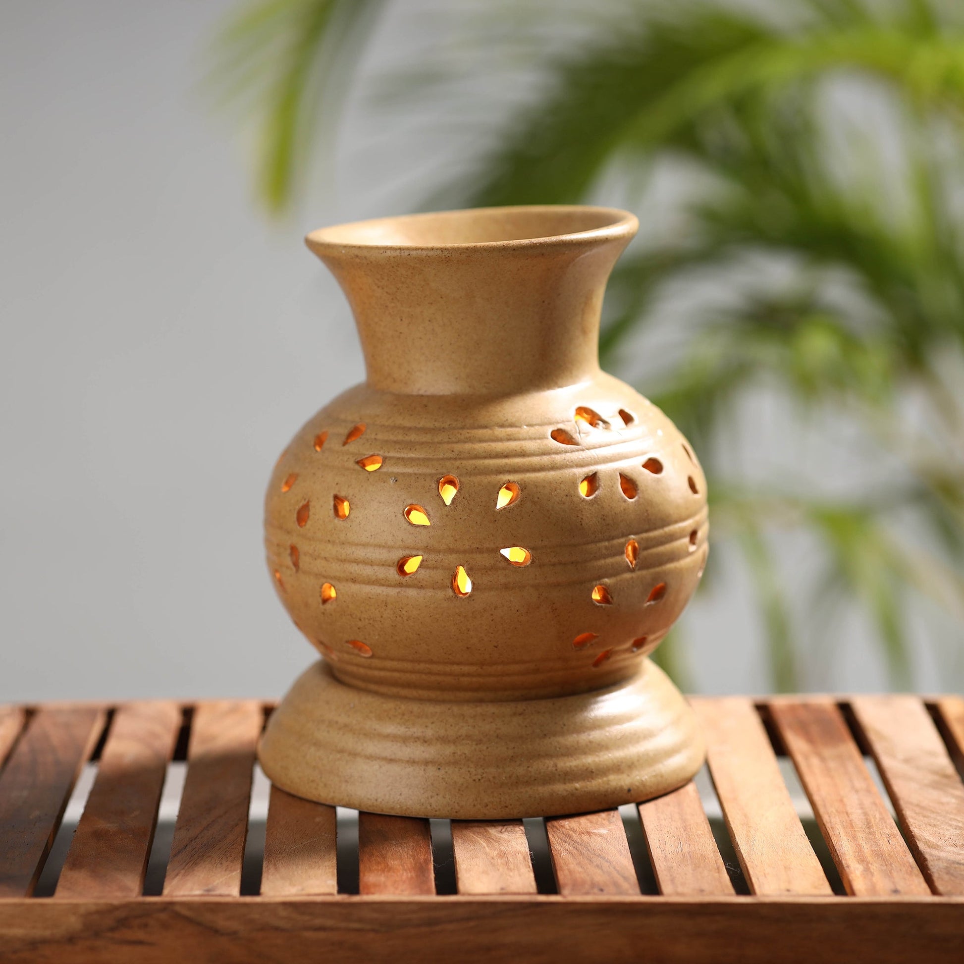Handcrafted Ceramic Electrical Aroma Diffuser (7 inches)