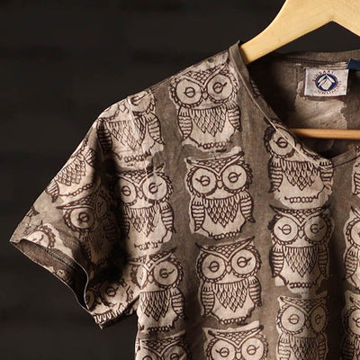 Bindaas Block Art Printed Cotton Women V Neck T-shirt 03