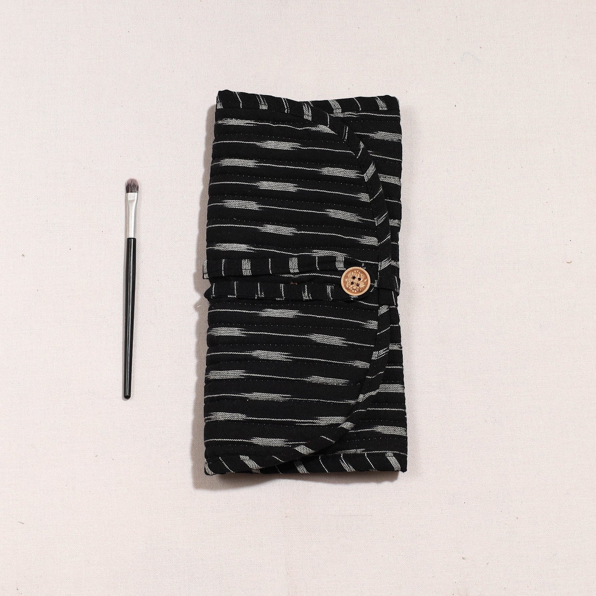 Black - Ikat Fabric Multipurpose Segmented Make-up Brush Wrap Pouch/Case